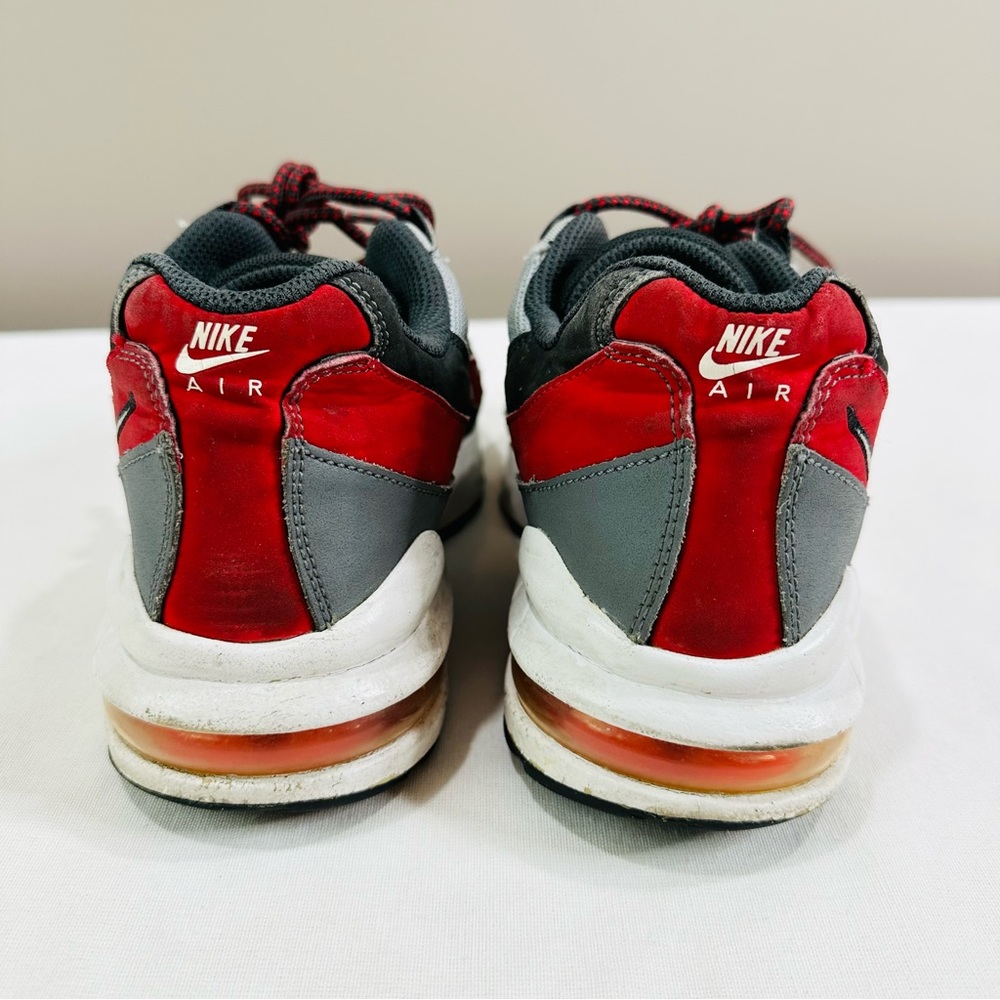 ๐ BOYS NIKE AIR MAX IN WOLF GREY, WHITE, COOL GREY SIZE US 6Y CLOTH W/ LEATHER - Picture 9 of 11